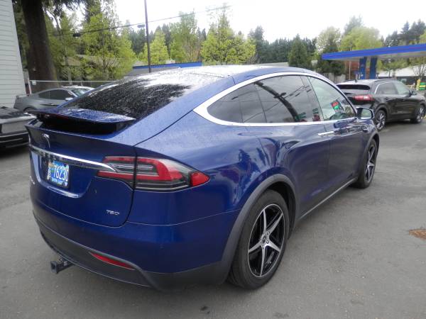 Tesla, dovoz USA — foto 6 z 12