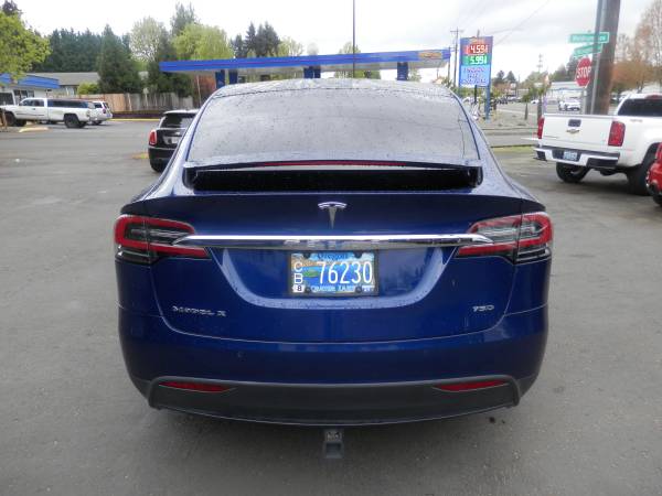 Tesla, dovoz USA — foto 8 z 12