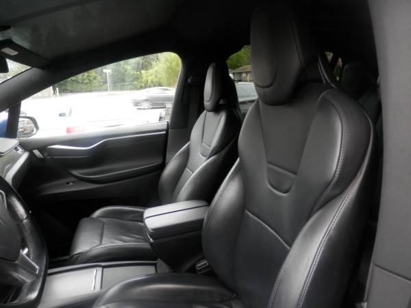 Tesla, dovoz USA — foto 9 z 12