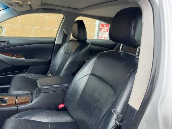 2012 Lexus, dovoz USA — foto 10 z 12