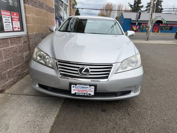 2012 Lexus, dovoz USA — foto 2 z 12