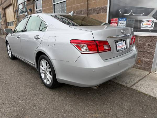 2012 Lexus, dovoz USA — foto 4 z 12