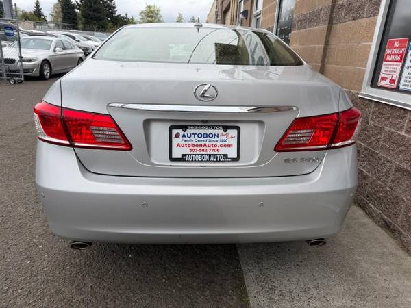 2012 Lexus, dovoz USA — foto 5 z 12