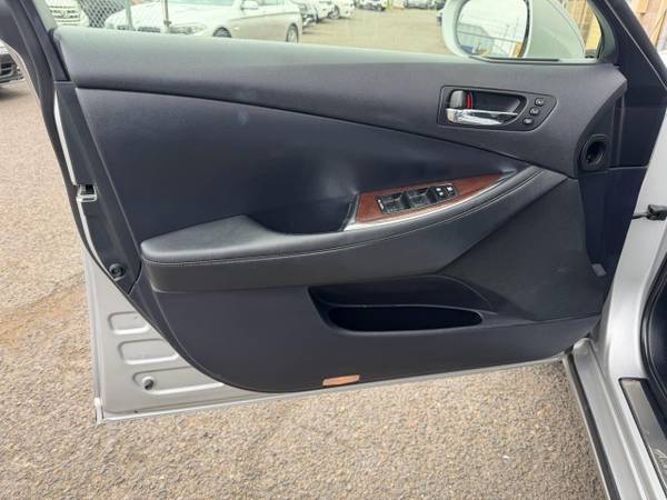 2012 Lexus, dovoz USA — foto 9 z 12