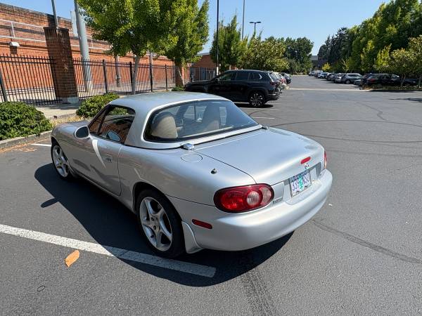 2002 Mazda, dovoz USA — foto 5 z 6