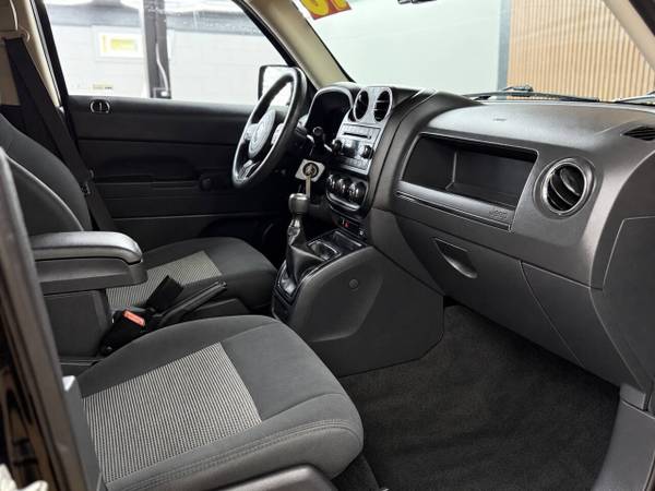 2016 Jeep, dovoz USA — foto 6 z 12