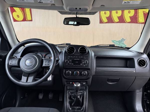 2016 Jeep, dovoz USA — foto 7 z 12