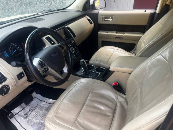 2014 Ford, dovoz USA — foto 9 z 12