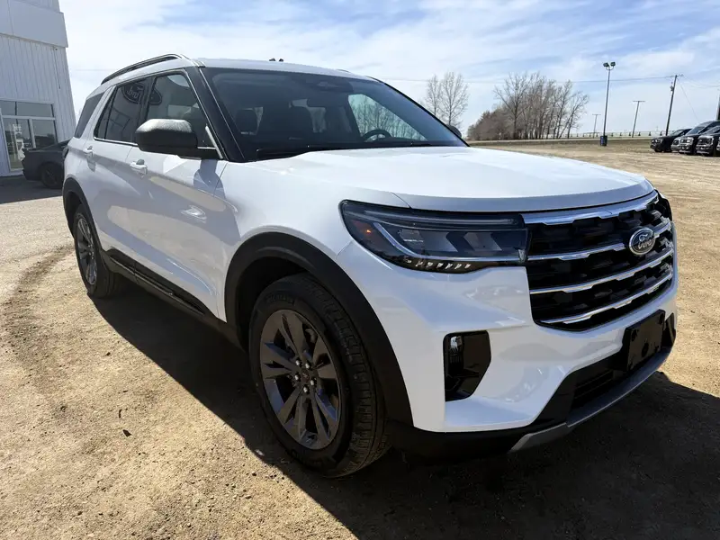 2026 Ford Explorer Active, bílá, dovoz Kanada — foto 3 z 12