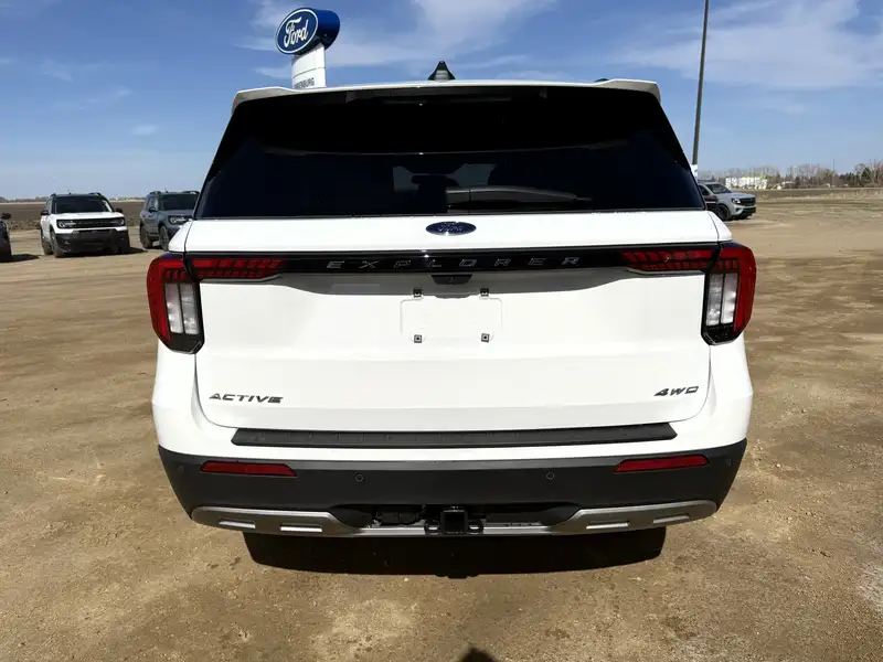 2026 Ford Explorer Active, bílá, dovoz Kanada — foto 6 z 12