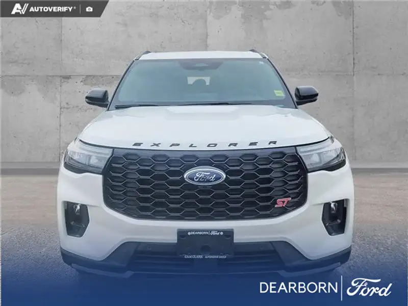 2026 Ford Explorer ST, bílá, 50 km, dovoz Kanada — foto 2 z 12