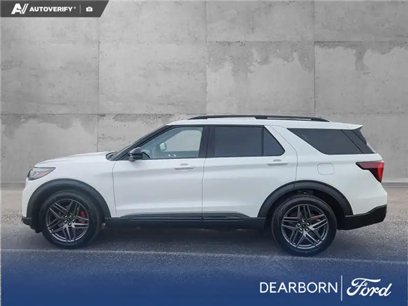 2026 Ford Explorer ST, bílá, 50 km, dovoz Kanada — foto 3 z 12