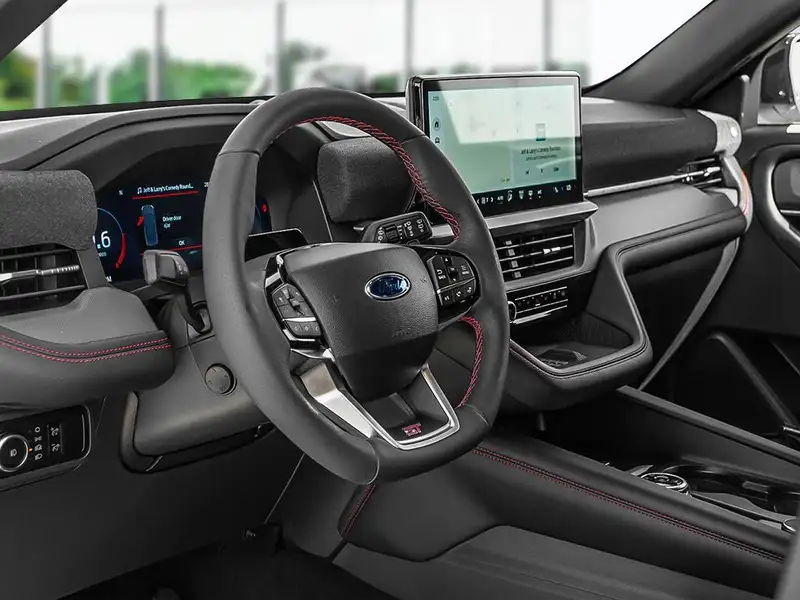 2026 Ford Explorer, černá, 25 km, dovoz Kanada — foto 11 z 12