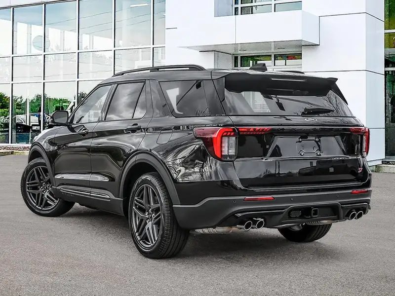 2026 Ford Explorer, černá, 25 km, dovoz Kanada — foto 4 z 12