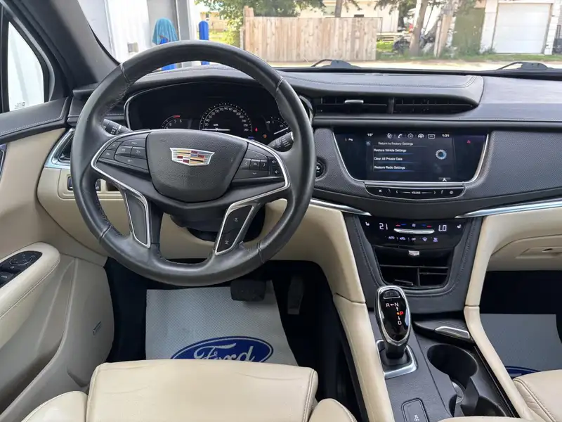 2017 Cadillac XT5 Base, šedá, 148 529 km, dovoz Kanada — foto 6 z 12