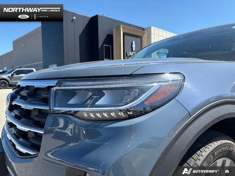2025 Ford Explorer Active, modrá, 50 km, dovoz Kanada — foto 7 z 12
