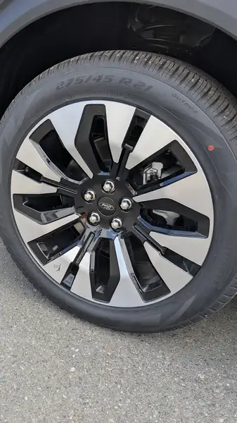 2026 Ford Explorer, bílá, 1 444 km, dovoz Kanada — foto 12 z 12