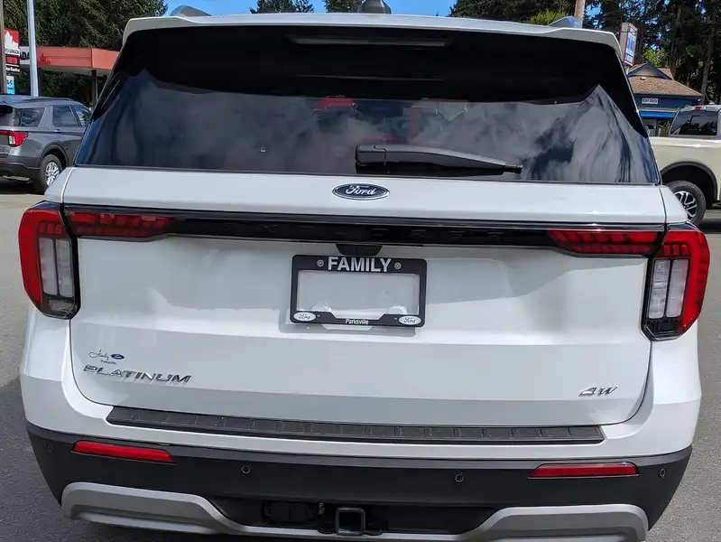 2026 Ford Explorer, bílá, 1 444 km, dovoz Kanada — foto 6 z 12