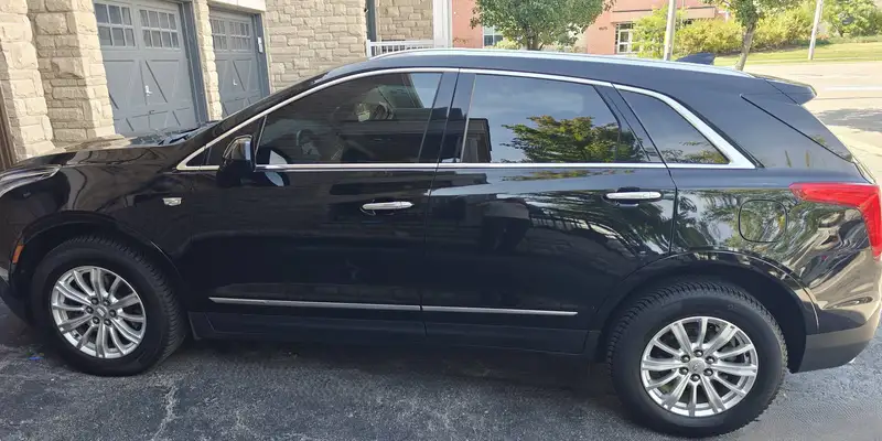 2019 Cadillac XT5 AWD, černá, 132 406 km, dovoz Kanada — foto 2 z 10