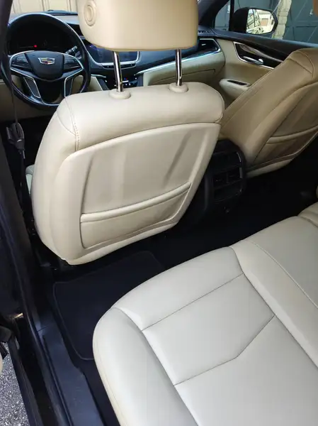 2019 Cadillac XT5 AWD, černá, 132 406 km, dovoz Kanada — foto 4 z 10