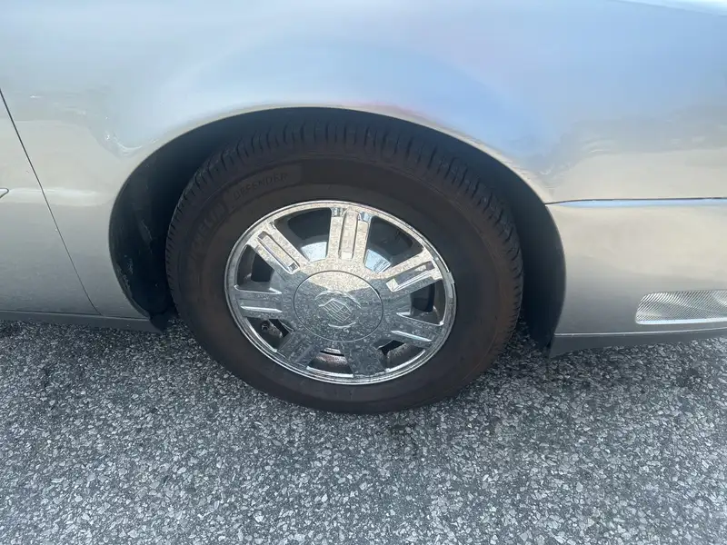 2005 Cadillac Deville 4dr Sdn, zlatá, 94 922 km, dovoz Kanada — foto 9 z 12