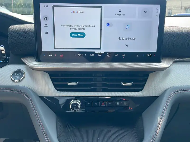 2026 Ford Explorer Active 200A, černá, dovoz Kanada — foto 11 z 12