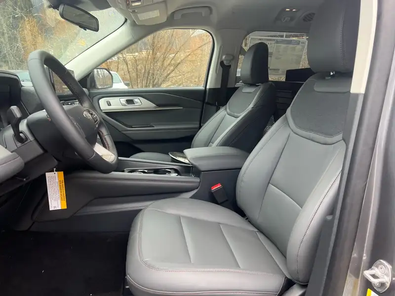 2026 Ford Explorer Active 200a - EMPLOYEE PRICING IS BACK!, šedá, 15 km, dovoz Kanada — foto 12 z 12
