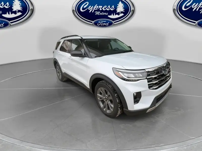2026 Ford Explorer Active W/200a Pkg, bílá, 30 km, dovoz Kanada — foto 3 z 12