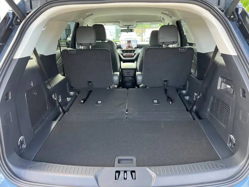 2026 Ford Explorer Active | 4WD | Seats 6 | Navigation | Winter Pkg, modrá, dovoz Kanada — foto 6 z 12