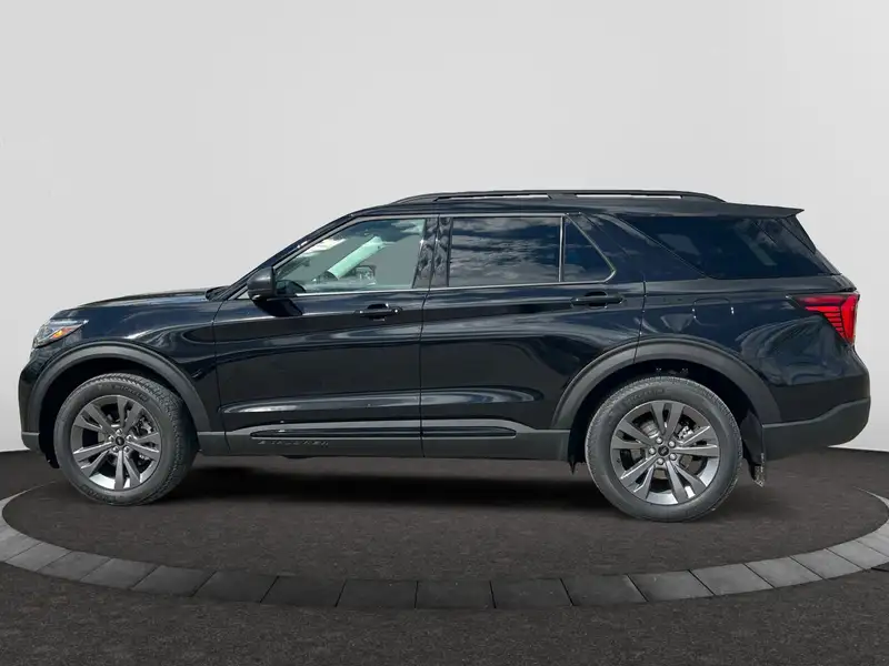 2026 Ford Explorer Active w/200A Pkg, černá, 15 km, dovoz Kanada — foto 2 z 12