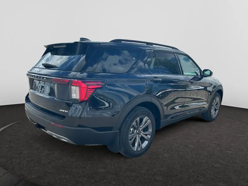 2026 Ford Explorer Active w/200A Pkg, černá, 15 km, dovoz Kanada — foto 5 z 12