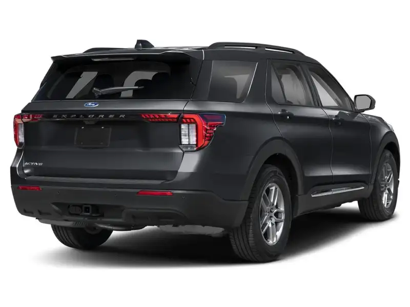 2026 Ford Explorer Active, černá, 14 km, dovoz Kanada — foto 2 z 12