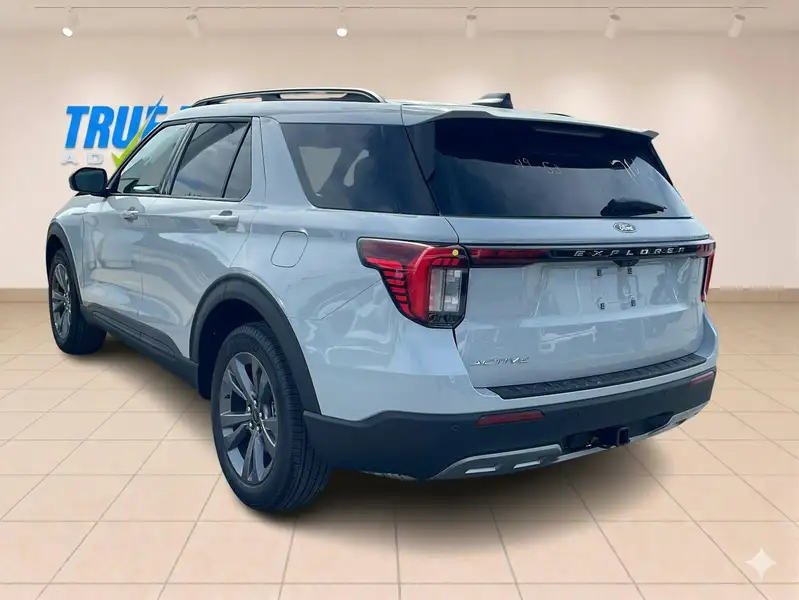 2027 Ford Explorer Active 200A, šedá, dovoz Kanada — foto 3 z 12
