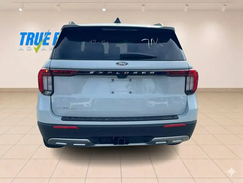 2027 Ford Explorer Active 200A, šedá, dovoz Kanada — foto 4 z 12
