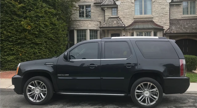 2012 Cadillac Escalade, černá, 270 000 km, dovoz Kanada — foto 3 z 5