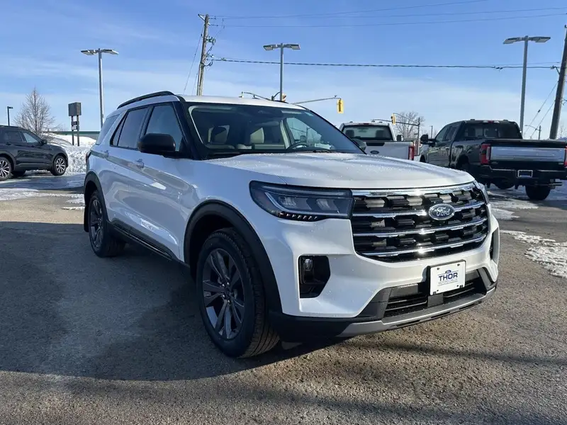 2026 Ford Explorer Active w/200A Pkg, bílá, 7 614 km, dovoz Kanada — foto 3 z 12