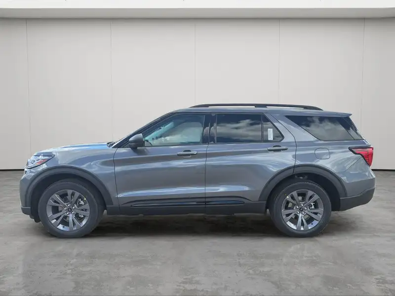 2026 Ford Explorer Active w/200A Pkg, šedá, 30 km, dovoz Kanada — foto 4 z 12