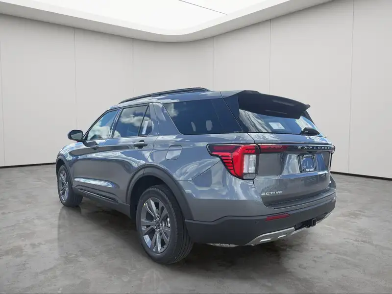 2026 Ford Explorer Active w/200A Pkg, šedá, 30 km, dovoz Kanada — foto 6 z 12