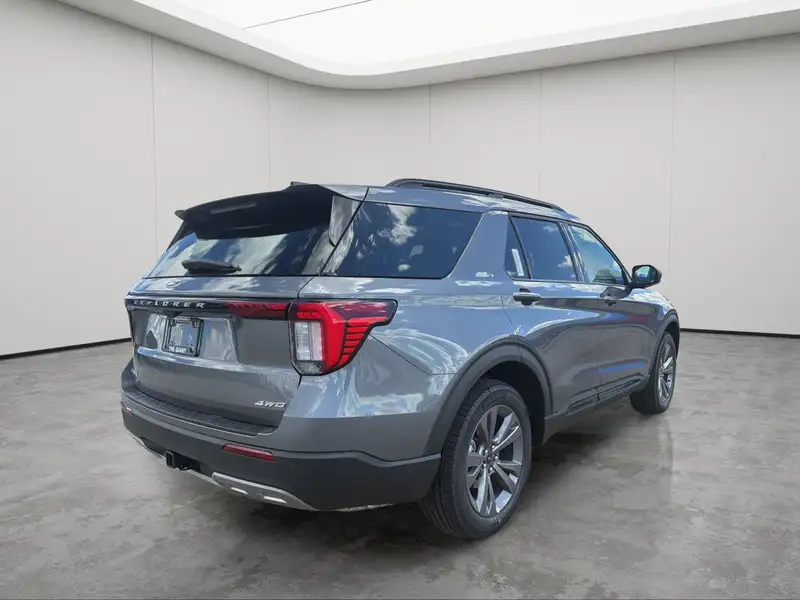 2026 Ford Explorer Active w/200A Pkg, šedá, 30 km, dovoz Kanada — foto 8 z 12