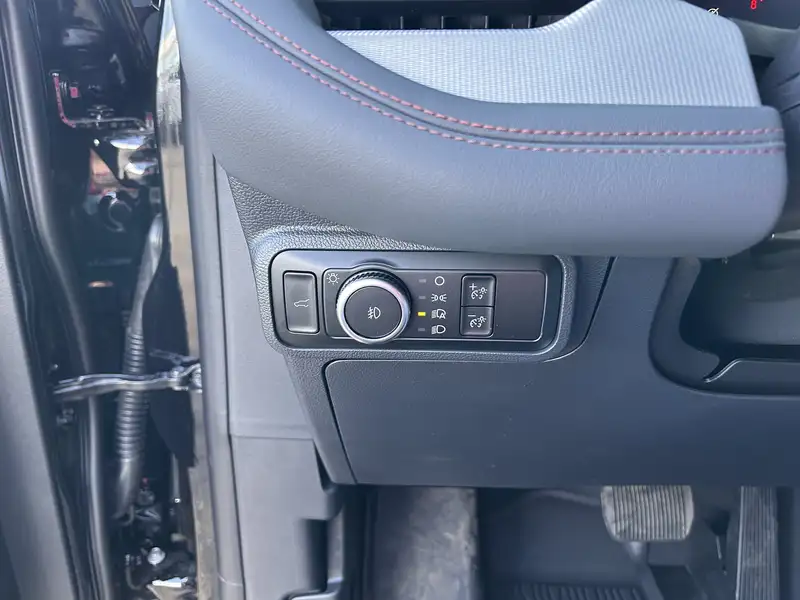 2027 Ford Explorer Active, černá, 15 km, dovoz Kanada — foto 10 z 12