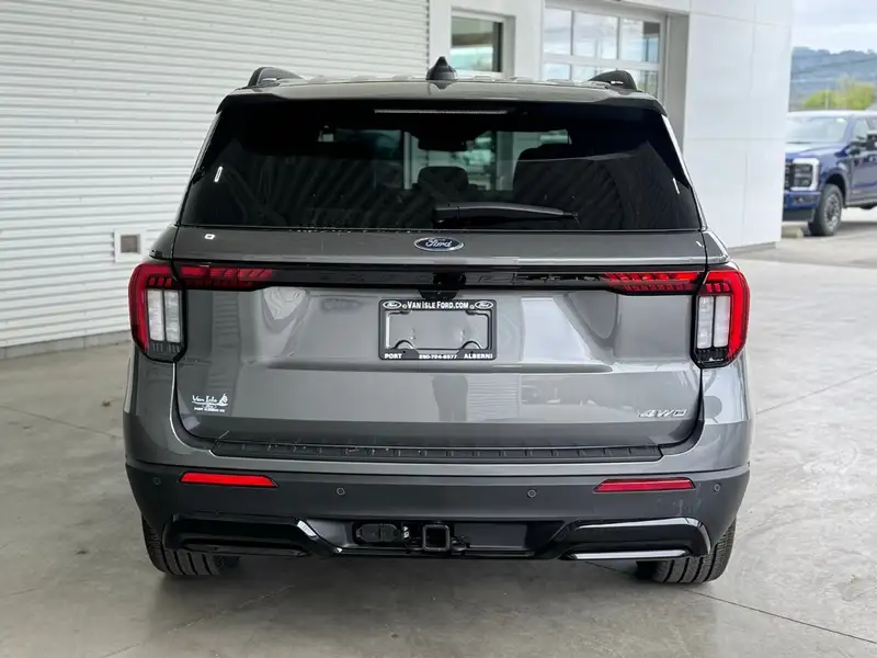2026 Ford Explorer ST-Line, šedá, 8 km, dovoz Kanada — foto 5 z 12