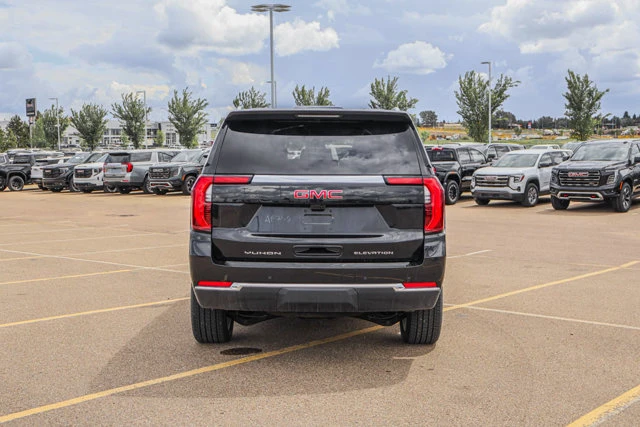 2026 GMC Yukon Elevation, černá, 15 km, dovoz Kanada — foto 7 z 20