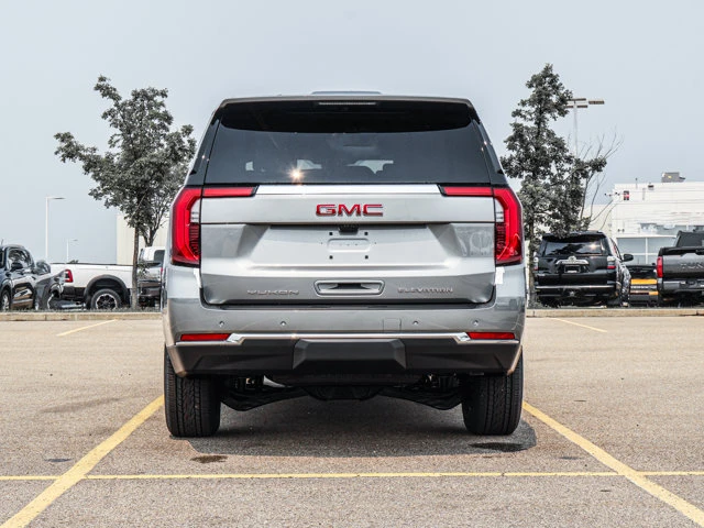 2026 GMC Yukon Elevation, šedá, 15 km, dovoz Kanada — foto 7 z 20