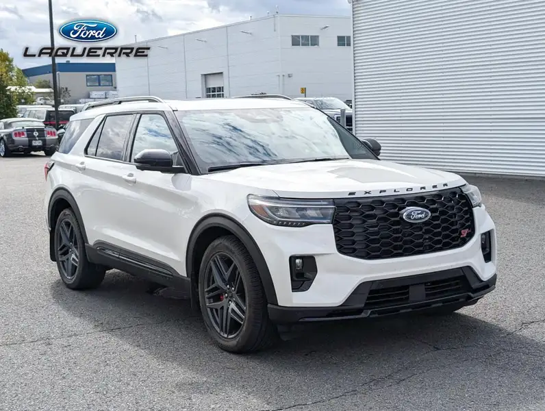 2025 Ford Explorer ST, bílá, 9 205 km, dovoz Kanada — foto 3 z 12