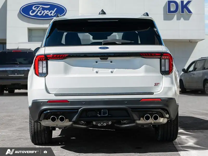 2026 Ford Explorer ST, bílá, 173 km, dovoz Kanada — foto 5 z 12