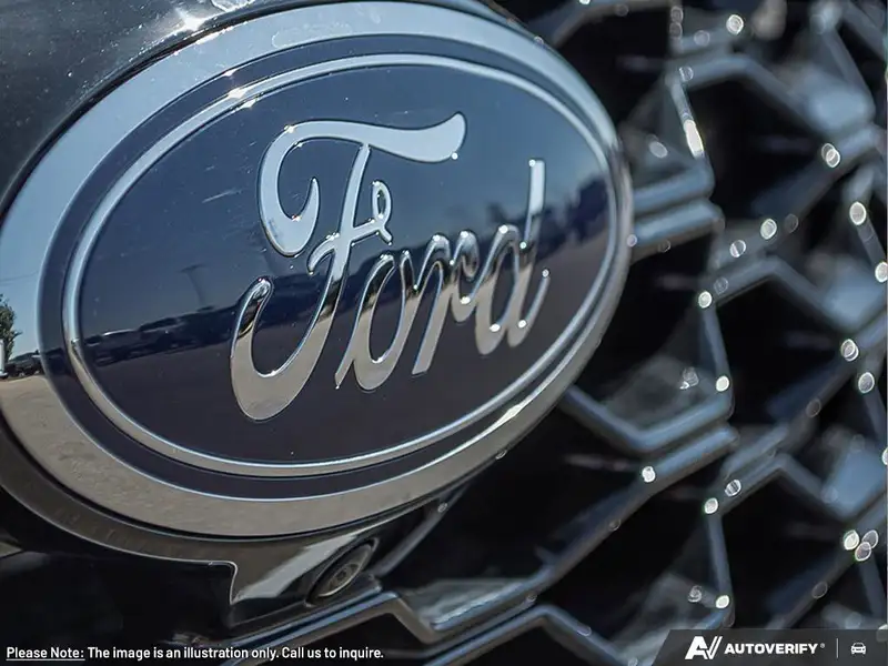 2026 Ford Explorer ST, bílá, 1 km, dovoz Kanada — foto 9 z 12