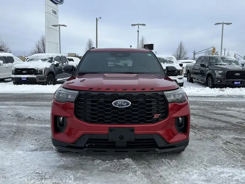 2026 Ford Explorer ST, červená, 10 km, dovoz Kanada — foto 2 z 12