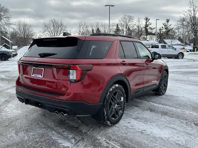 2026 Ford Explorer ST, červená, 10 km, dovoz Kanada — foto 5 z 12