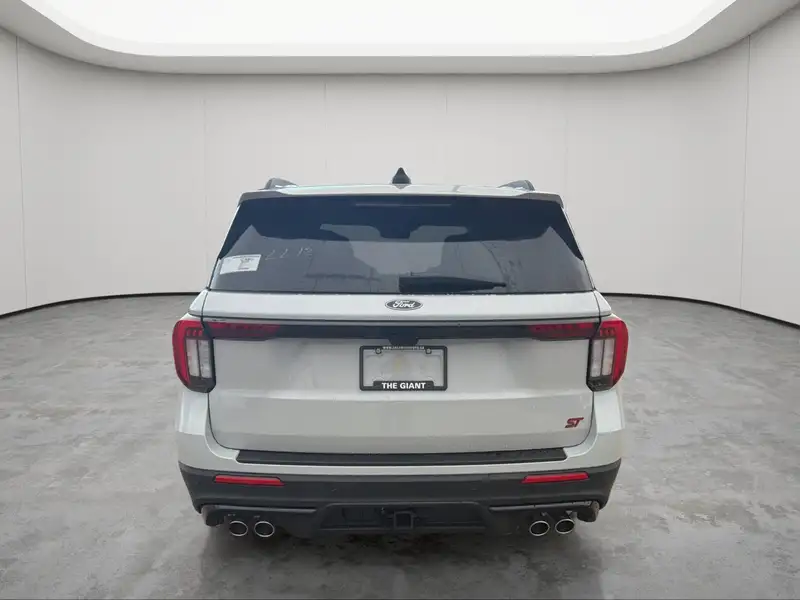 2027 Ford Explorer ST, šedá, 30 km, dovoz Kanada — foto 7 z 12