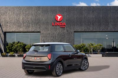 2026 MINI Cooper, zelená, 230 km, dovoz SAE — foto 6 z 20